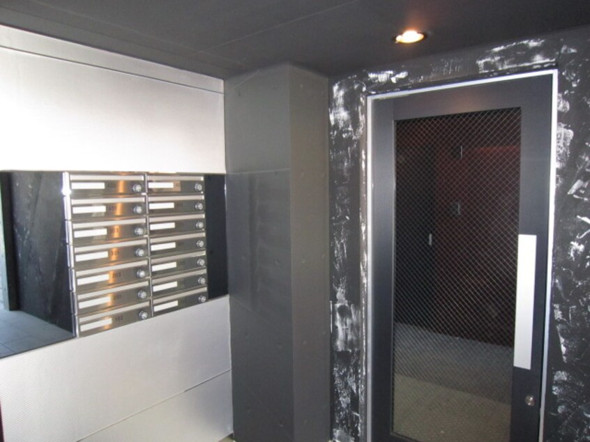 エントランス部分 ヴィラ・アバーナ