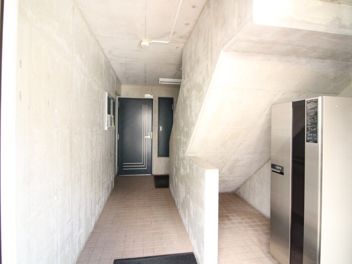 エントランス部分 イーストガーデン211