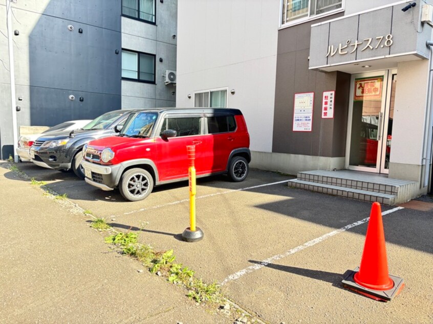 駐車場 ルピナス７．８