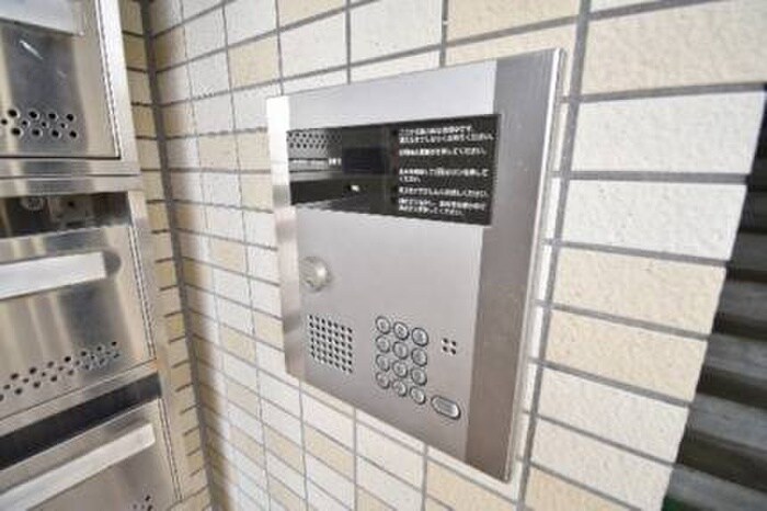 エントランス部分 カーサ・エムズ