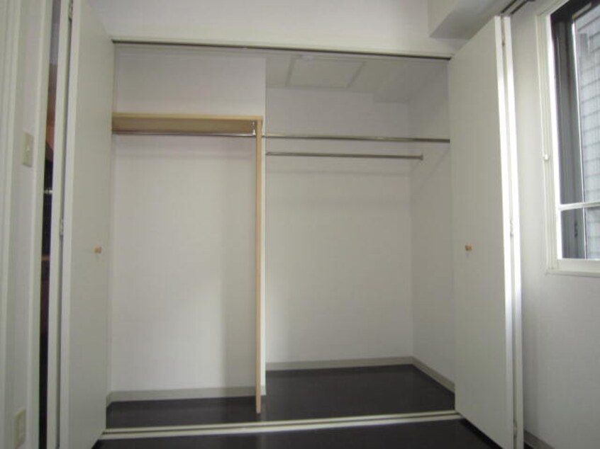 収納 アルファスクエア大通西17