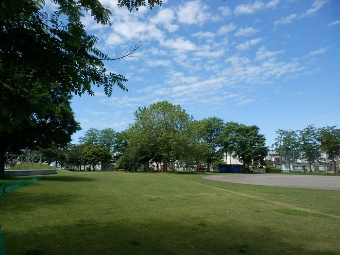 にれ公園(公園)まで457m グランメゾン東札幌