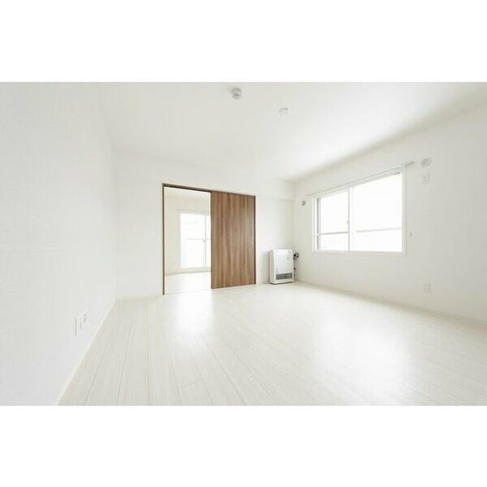 居室 KING HOUSE KANJYODORI HIGASHI