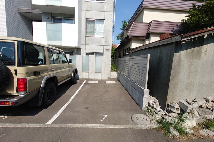 駐車場 KING HOUSE KANJYODORI HIGASHI