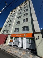 eーone