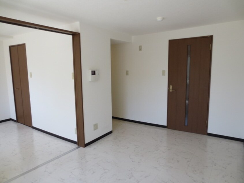 居室 ブランノワール東区役所