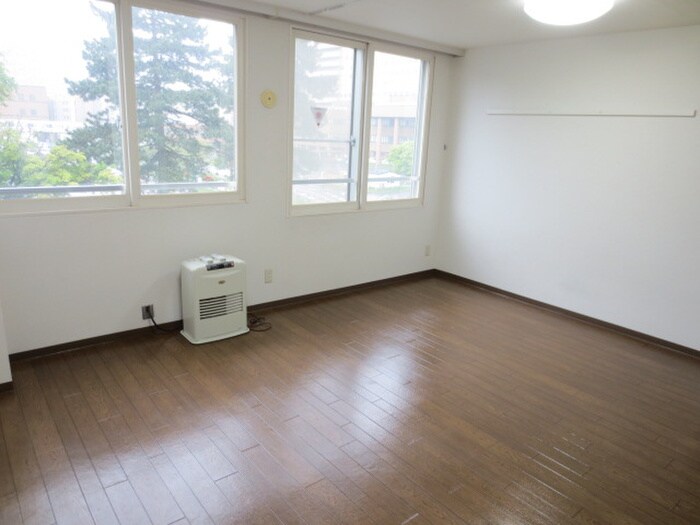 居室 上坂ビル