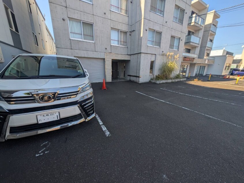 駐車場 Ｓａｌｖａｔｏｒｅ発寒