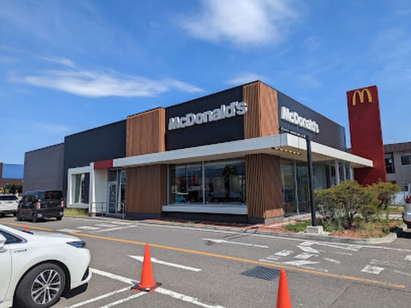 マクドナルド 新琴似店(ファストフード)まで95m Chou　Chou新琴似