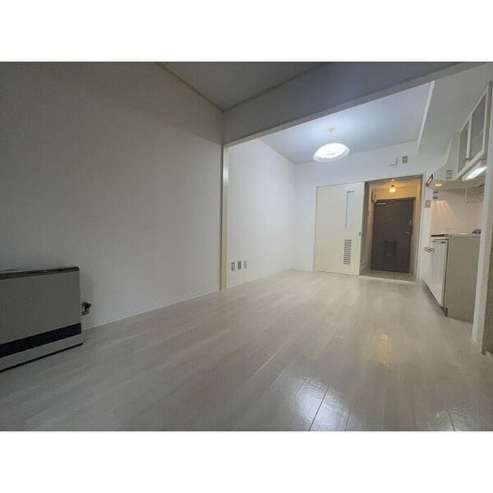 居室 ロイヤルステ－ジＮ１６