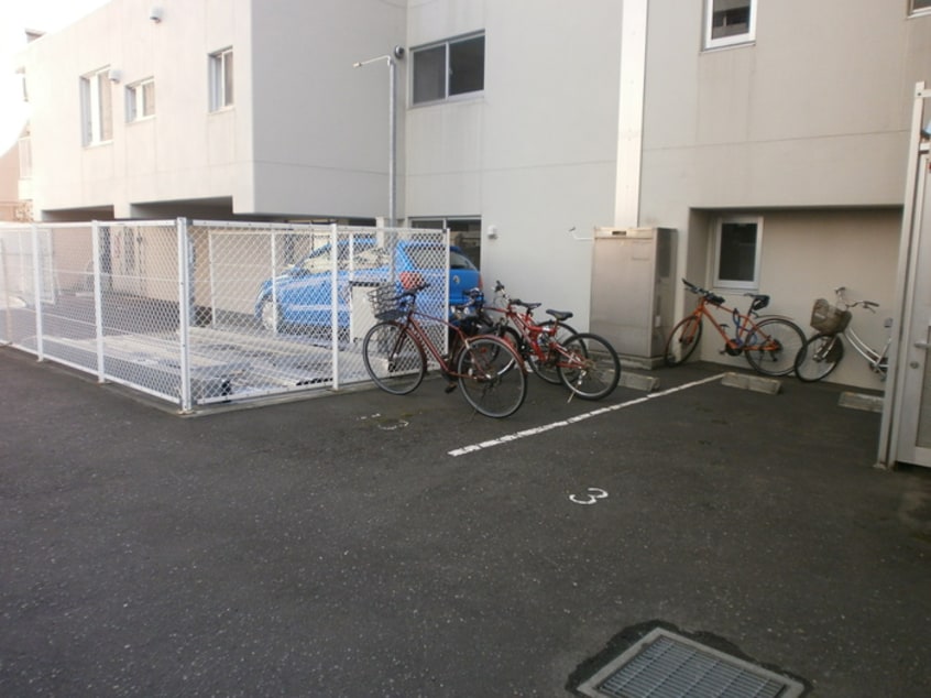 駐輪場 クラッセ知事公館前