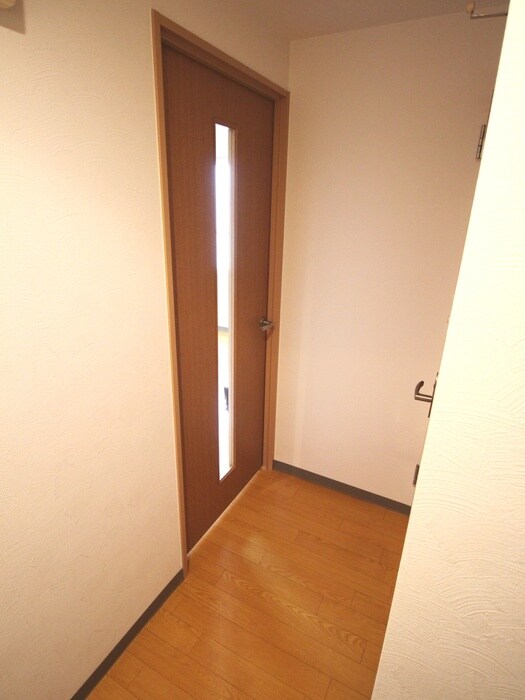 廊下 ＫＺ　ＢＬＤ．