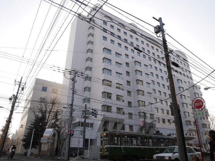 中村記念病院(病院)まで410m ラフィーネ南３条