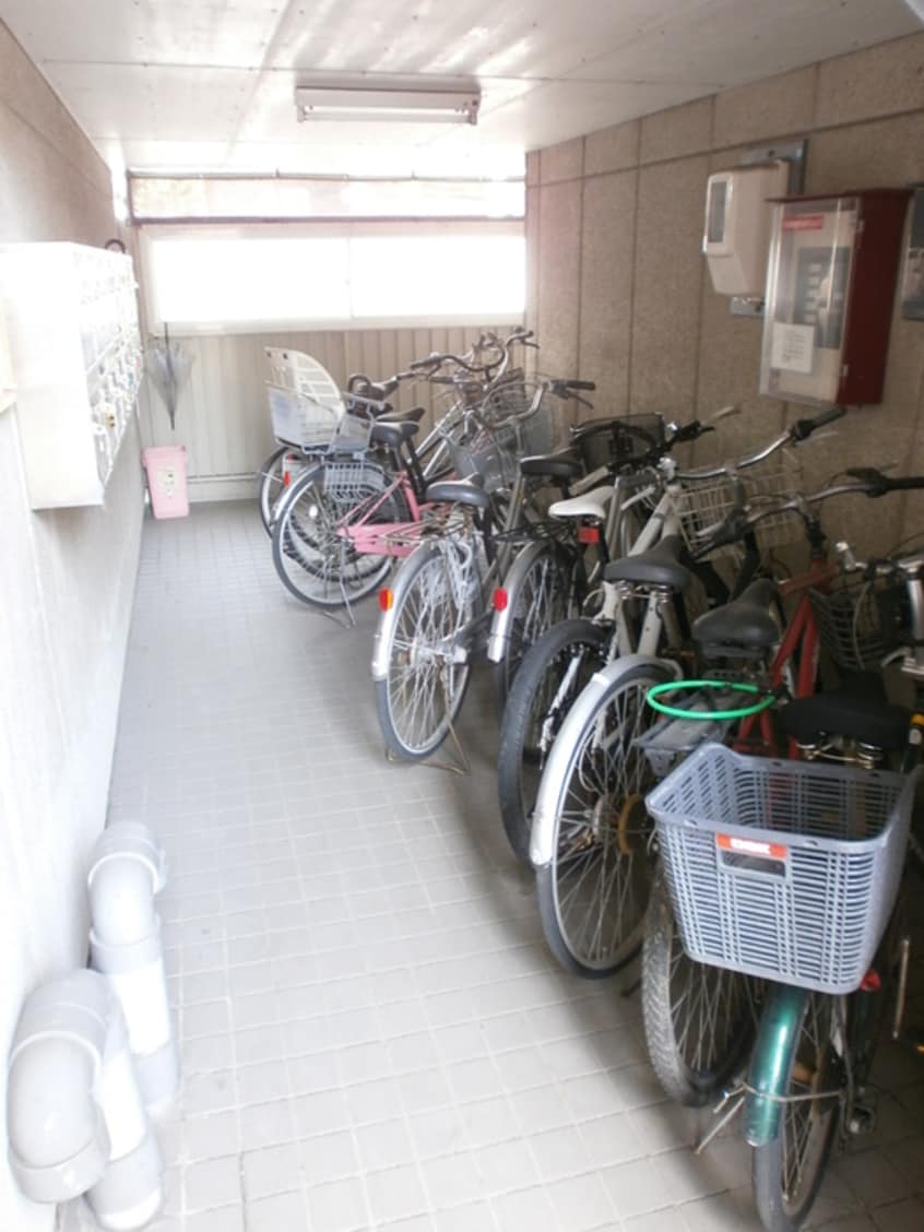 駐輪場 ラフォ－レ山鼻