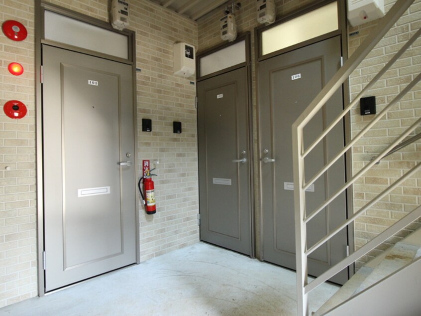 エントランス部分 ブルークリスタル６６