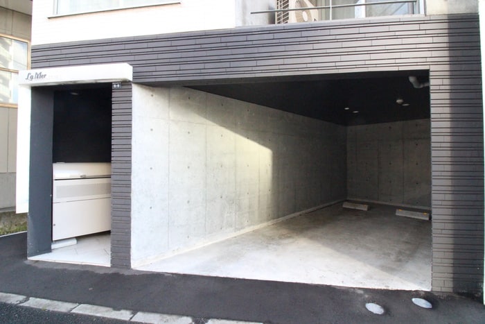 駐車場 La Mer（ﾗﾒｰﾙ）