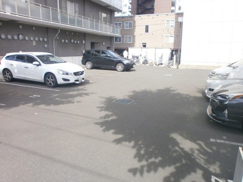 駐車場 ＪＥＷＥＬ　ＴＯＷＥＲ