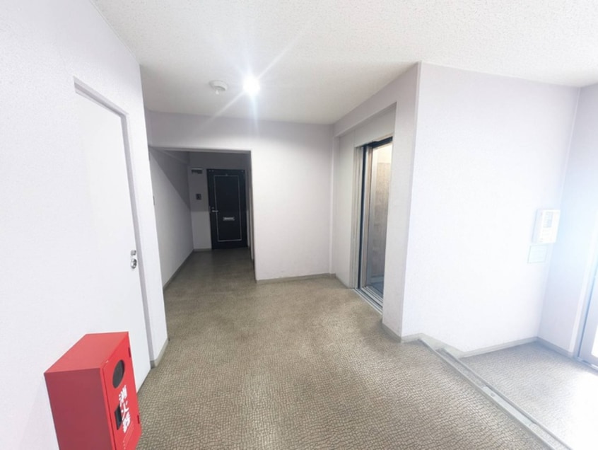 エントランス部分 レスポワ－ル発寒