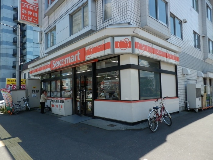 セイコーマート(コンビニ)まで56m エステラ東札幌