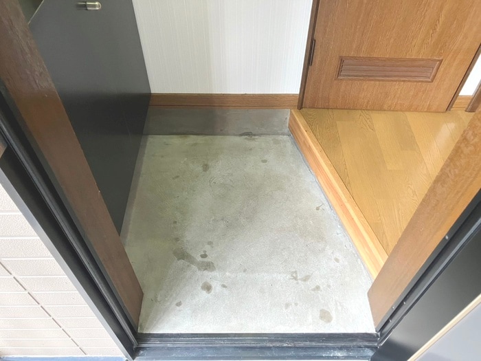 玄関 ラ・ニヴェルセール