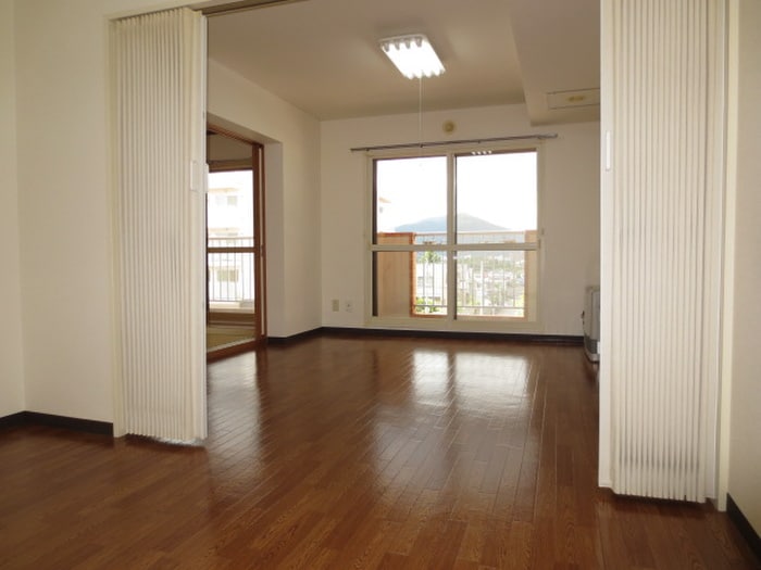 居室 エンドレス三井西岡