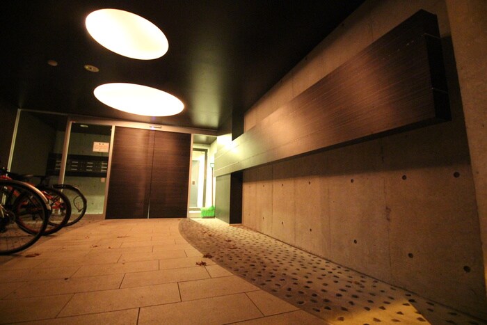 エントランス部分 ブランコ白石