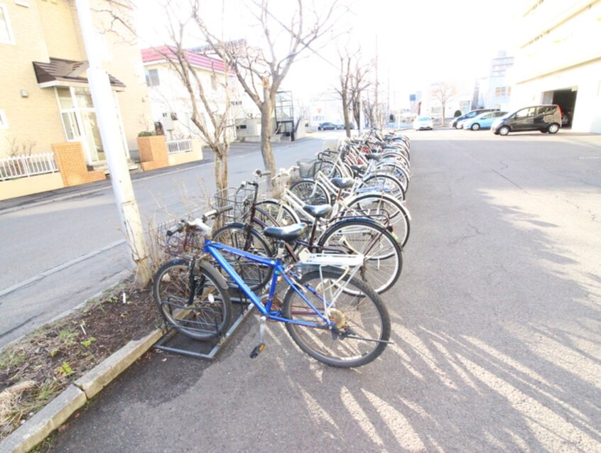 駐輪場 プレサント発寒ステ－ション