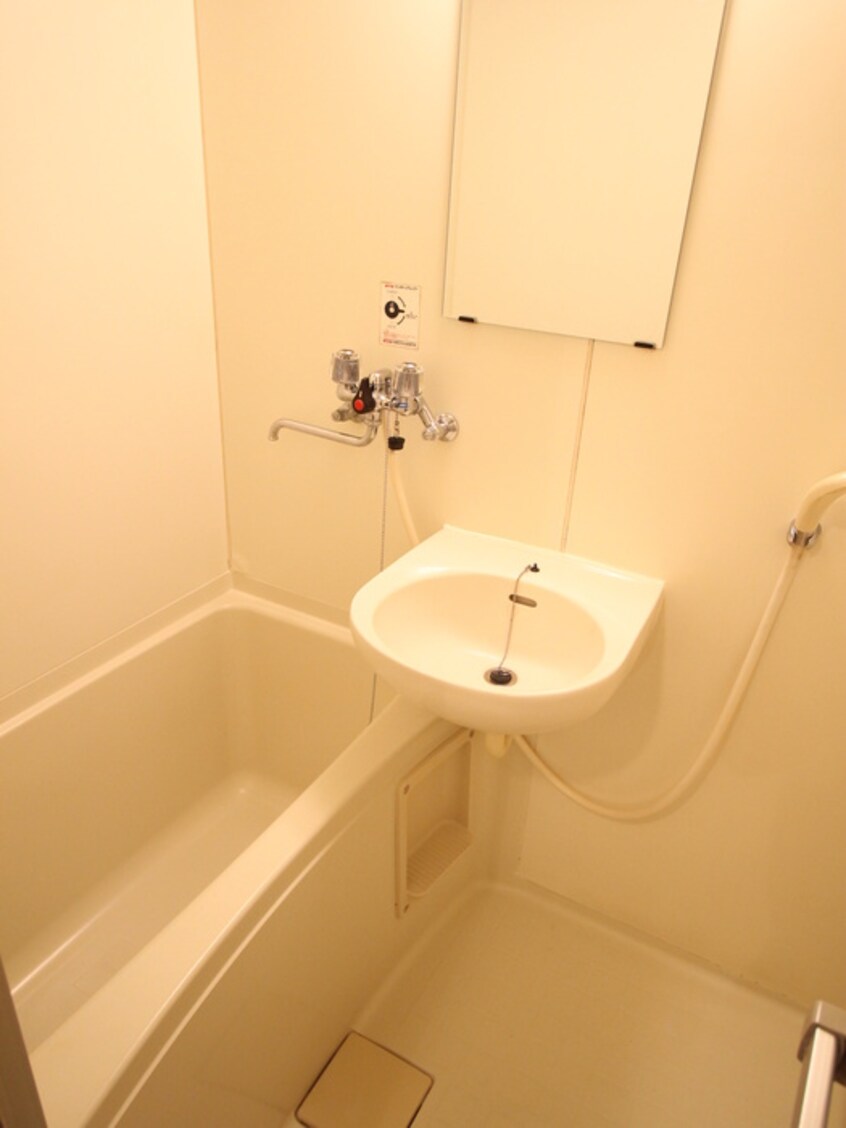 バス／シャワールーム等 レジデンス茶木