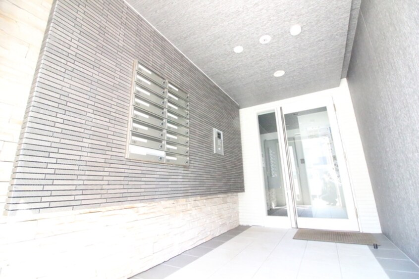 エントランス部分 メゾンアヴェニュードゥ