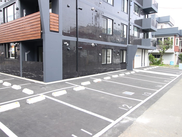 駐車場 メニーズコート新道東