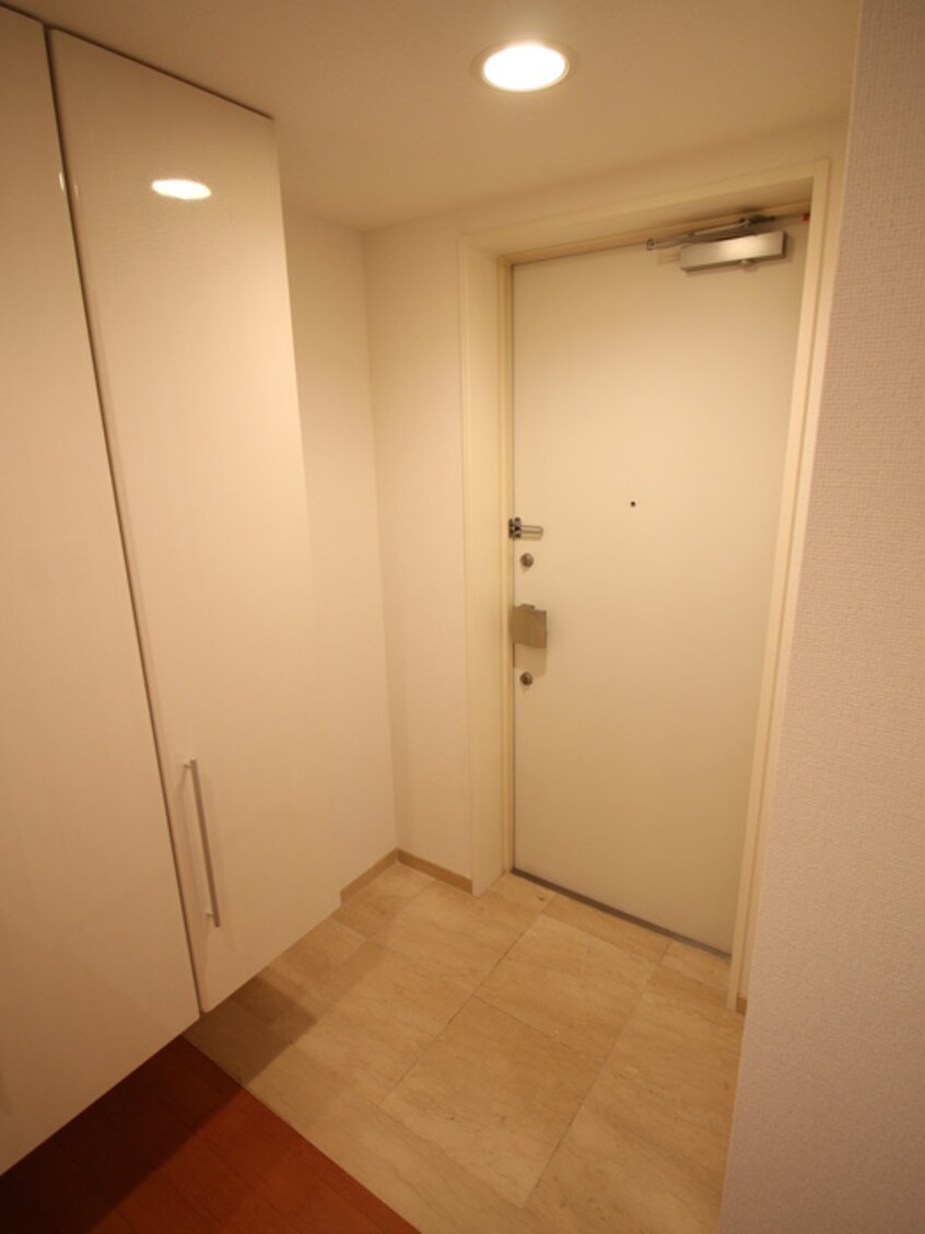 玄関 ﾊﾟｰｸﾎｰﾑｽﾞ大通公園南(902)
