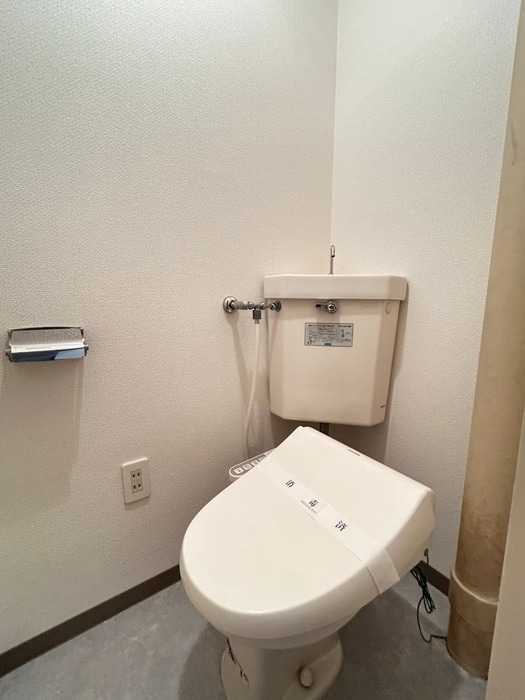 トイレ シルバ－パ－ルストリ－ト