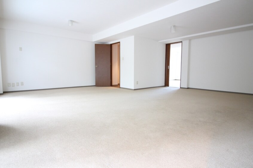 居室 アームズ宮の森(302)