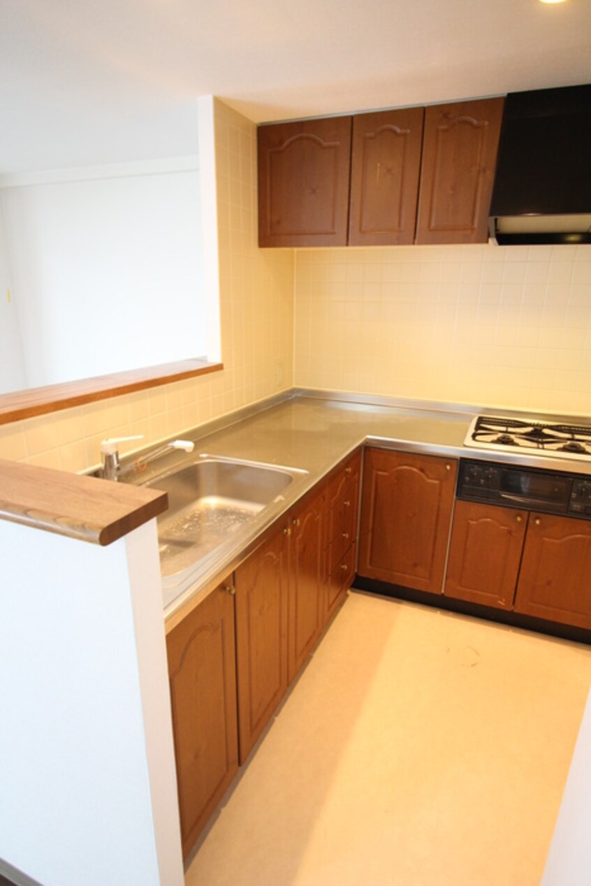 キッチン アームズ宮の森(302)