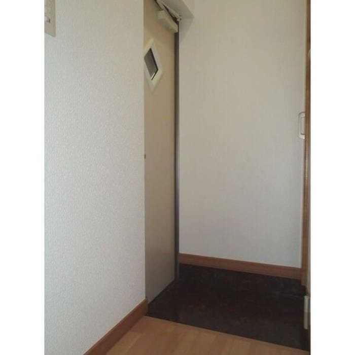 玄関 ラウレア前田