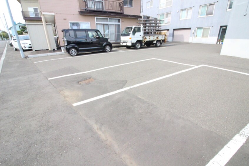 駐車場 ＬＯＵ菊水元町