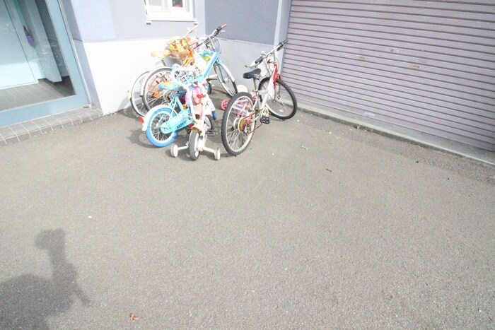 駐輪場 ＬＯＵ菊水元町