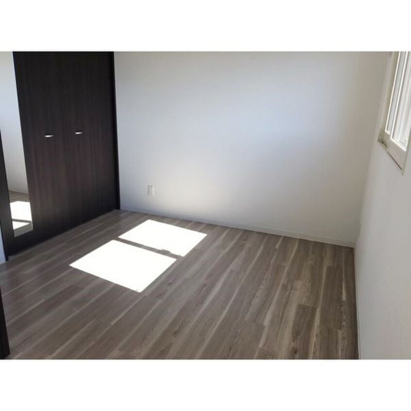 居室 ラウレア八軒