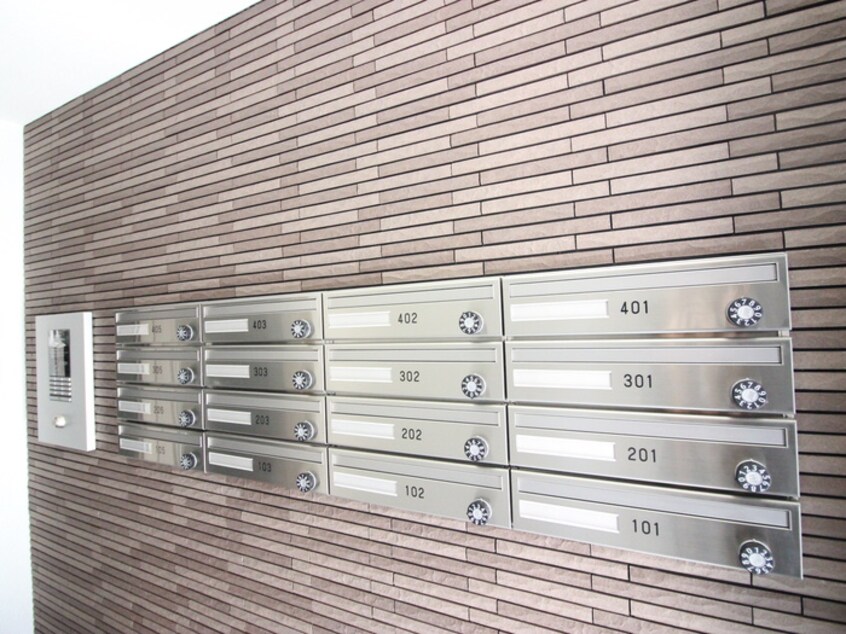 エントランス部分 ラウレア八軒