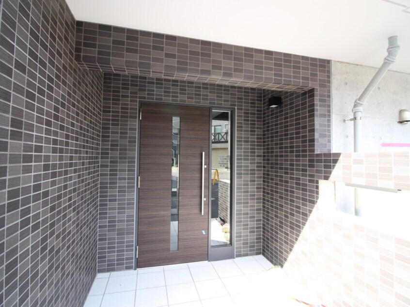 エントランス部分 ラウレア八軒