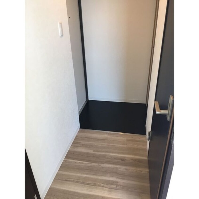 玄関 ラウレア八軒