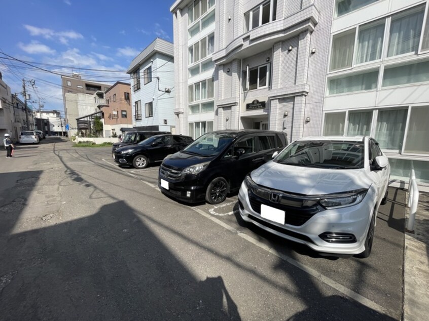 駐車場 グランメール宮の森