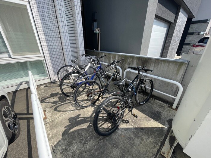 駐輪場 グランメール宮の森