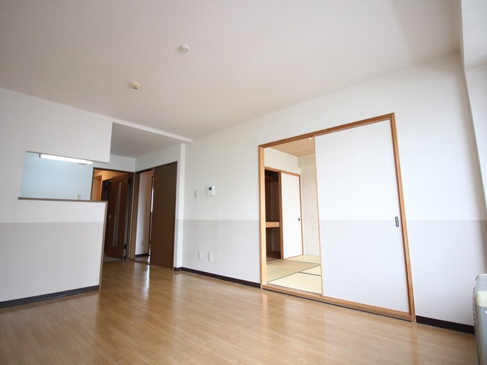 居室 エトワ－ル中の島