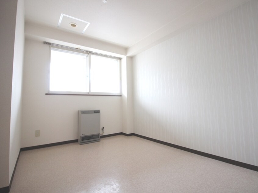 居室 エトワ－ル中の島