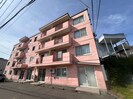 グロ－バル川沿の外観