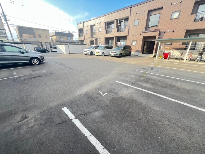 駐車場 ファミ－ユ・エザンスⅠ