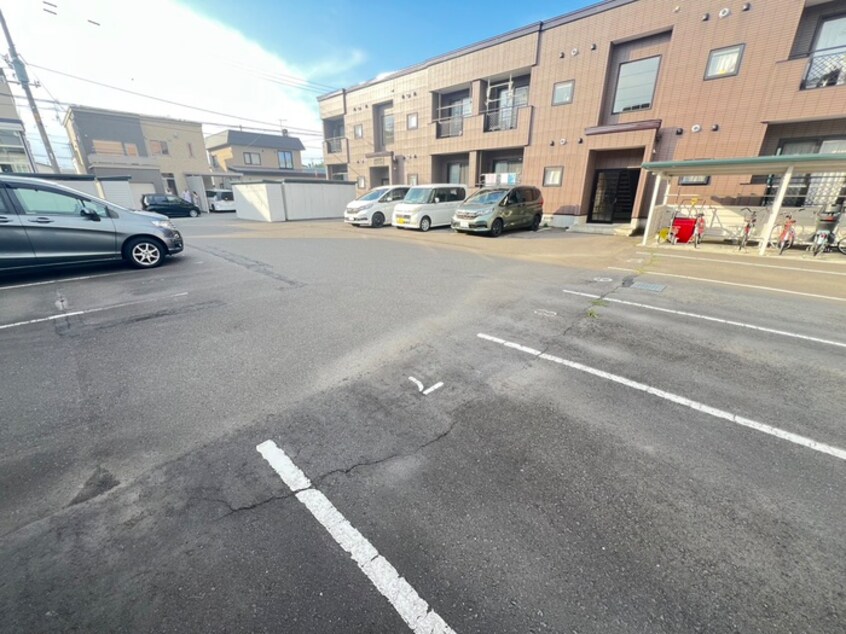 駐車場 ファミ－ユ・エザンスⅠ