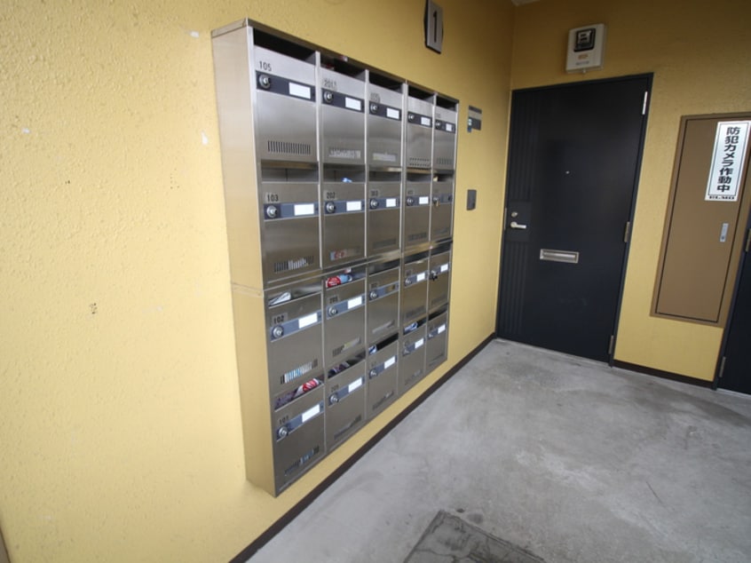 エントランス部分 Ｌ・ロ－ド広和