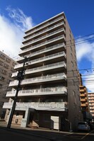 パ－ルイレブンの外観